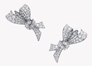 틸다의 보우 이어링 