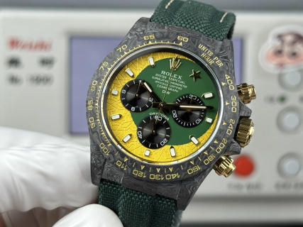 TW 팩토리 롤렉스 코스모그래프 데이토나 시리즈 카본 파이버 커스텀 에디션 